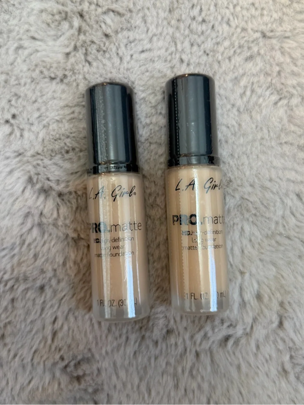 2 L.A. Girl PRO. Matte High Definition Long Wear Matte Foundation Medium Beige